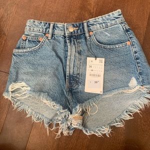 Brand new Zara jean shorts.